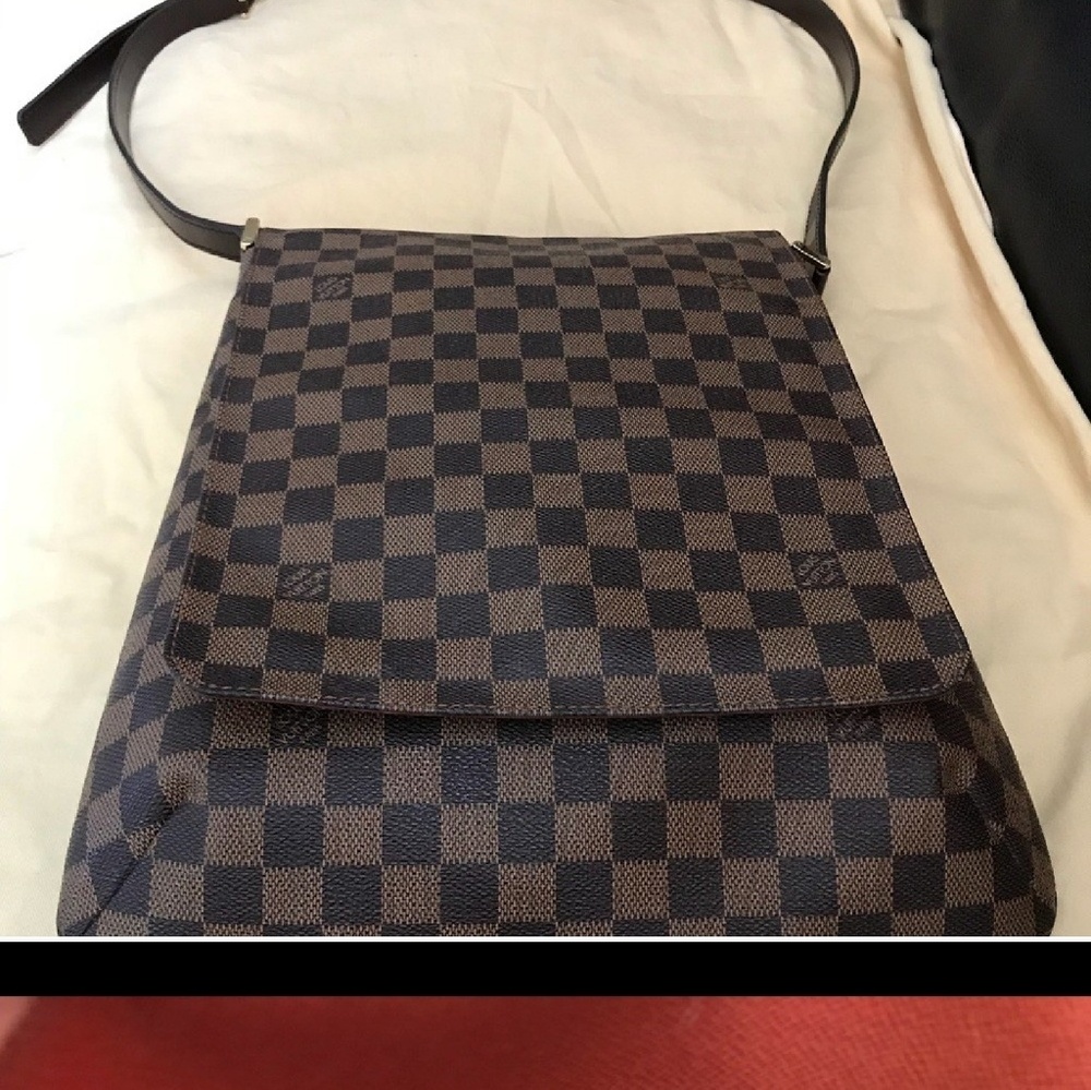 Authentic Louis Vuitton purse
